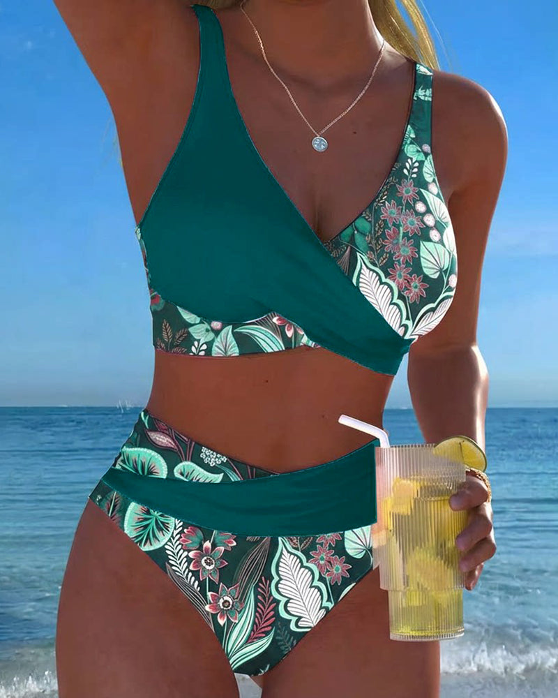 Vania | Bikini Floral en Contraste de Color, Alegre y Veraniego