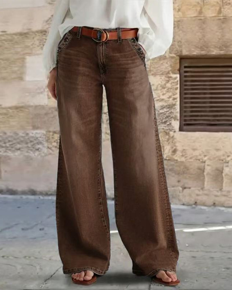 Vaquero Holgado con Detalles de Botones