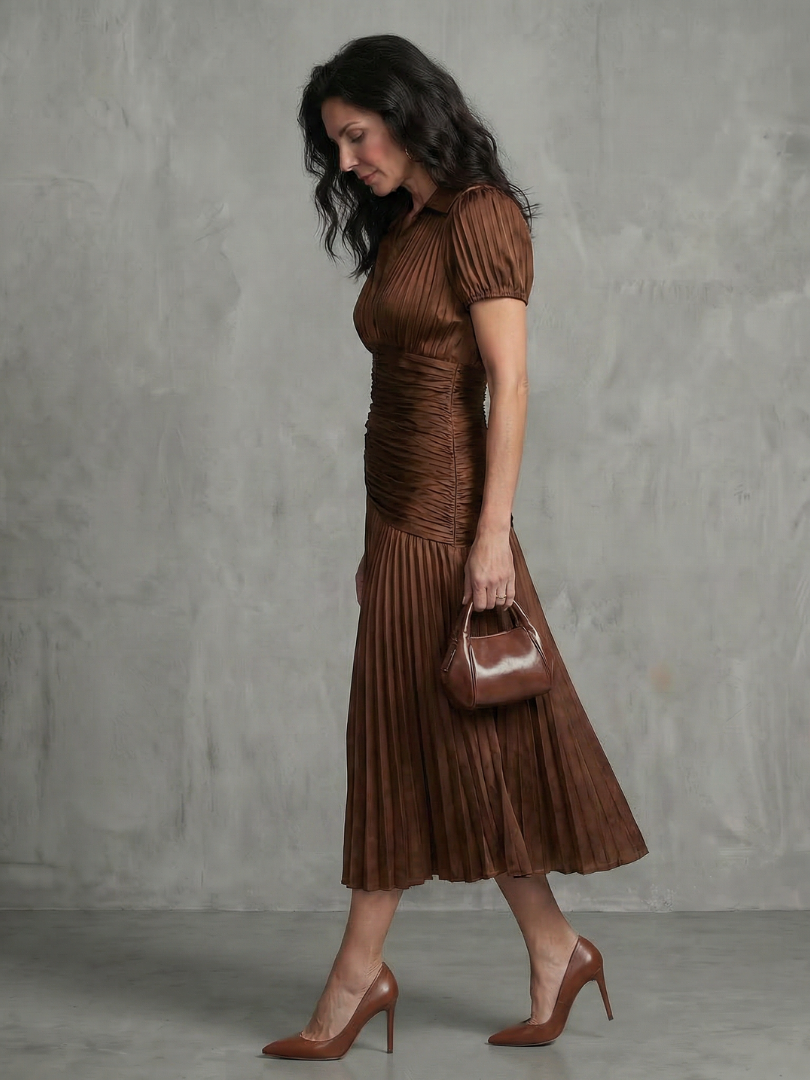 Theodora | Vestido Midi de Rayas con Cuello Camisero y Cintura Plisada