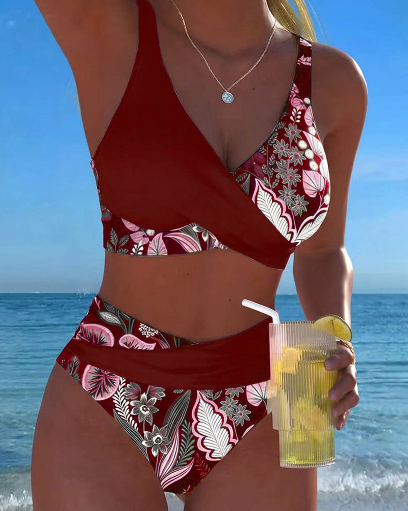 Vania | Bikini Floral en Contraste de Color, Alegre y Veraniego