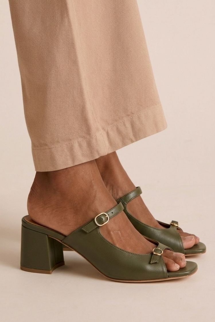 Regina | Zapatos de Tacón con Acabado Brillante, Llamativos