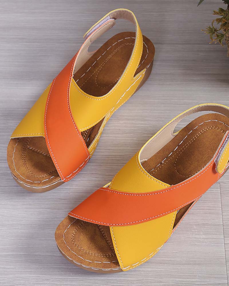 Sandalias de Cuña con Colores Combinados