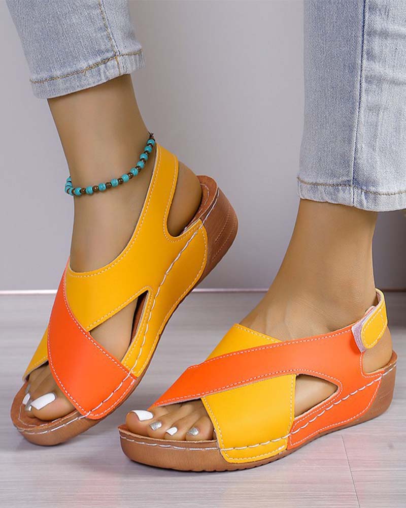 Sandalias de Cuña con Colores Combinados