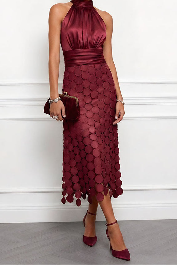 Celine | Vestido Midi de Invitada con Cuello Halter y Apliques, Elegante