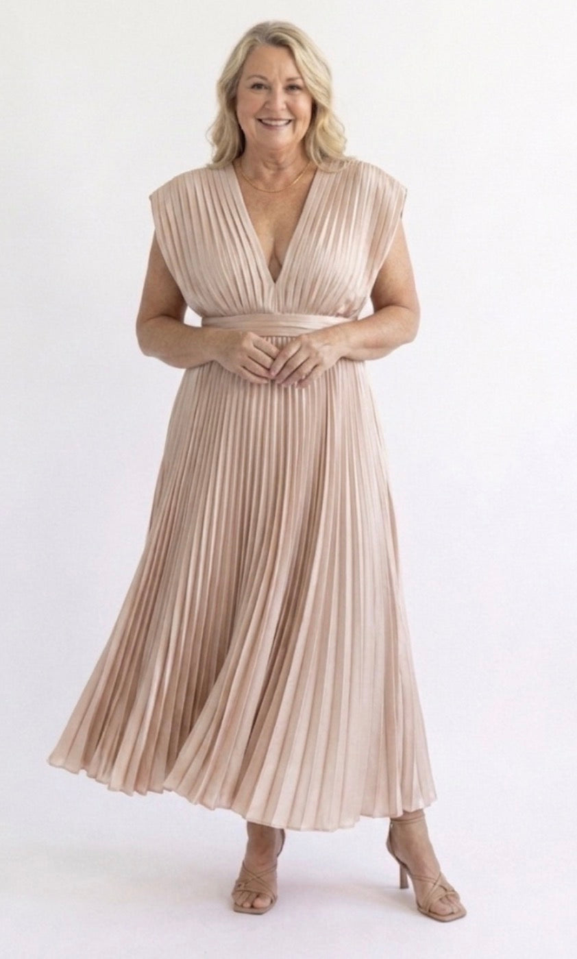 Marni | Vestido Midi Plisado con Escote en V, Elegante y Sofisticado