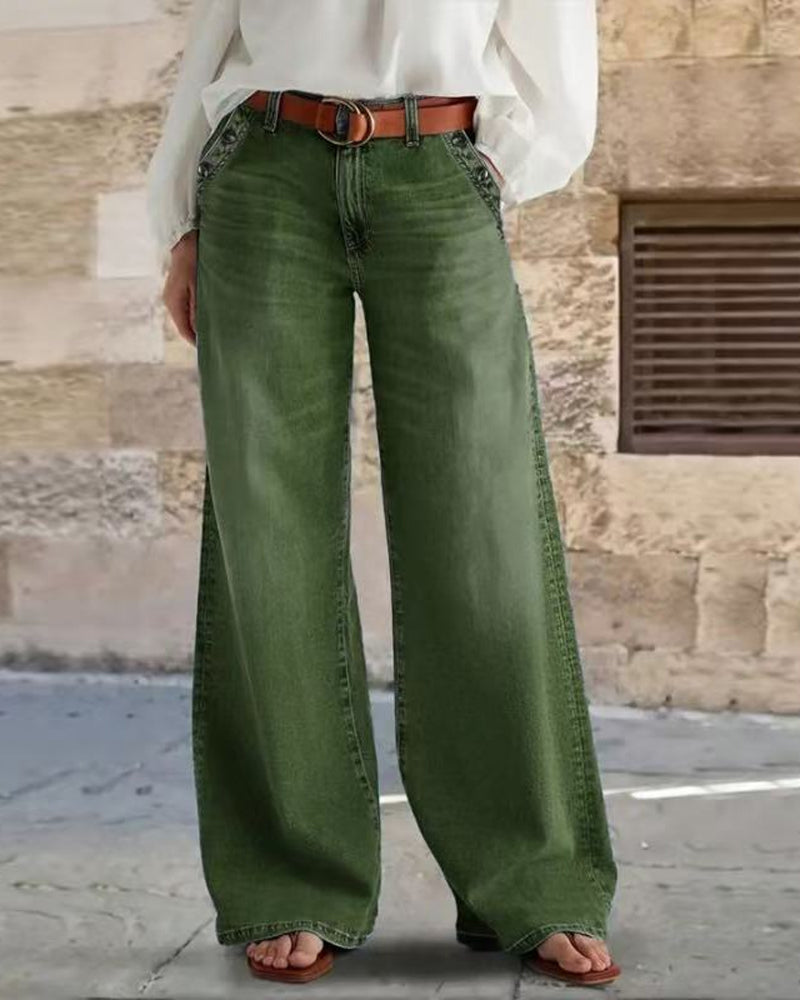 Vaquero Holgado con Detalles de Botones