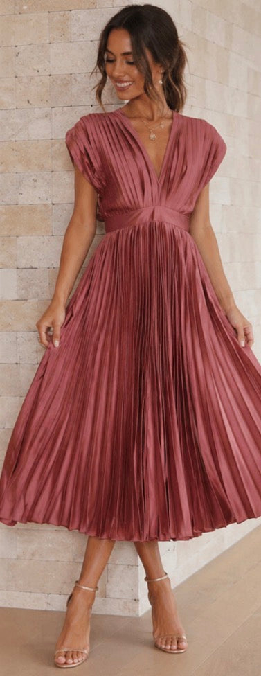 Marni | Vestido Midi Plisado con Escote en V, Elegante y Sofisticado