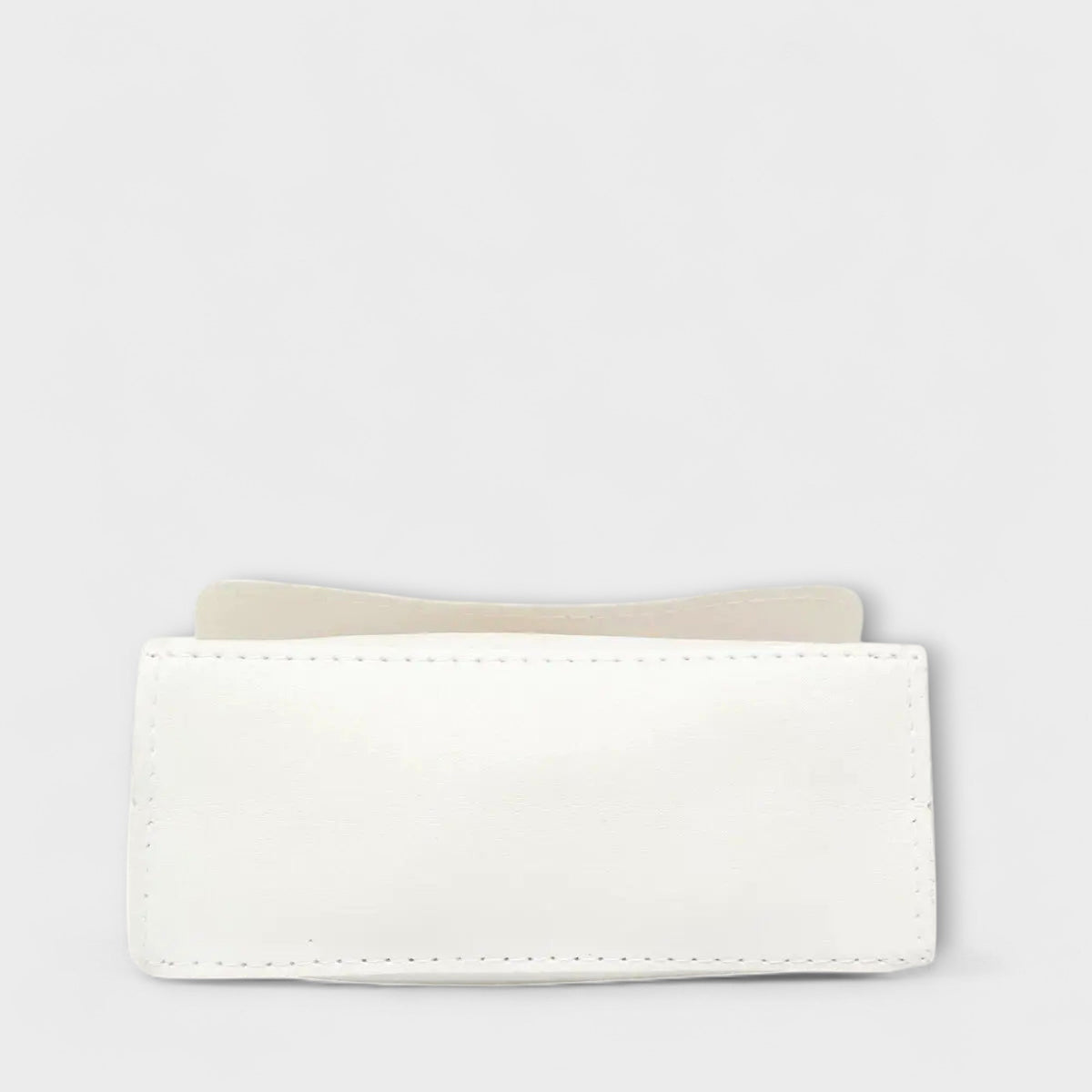 Clara-Bolso
