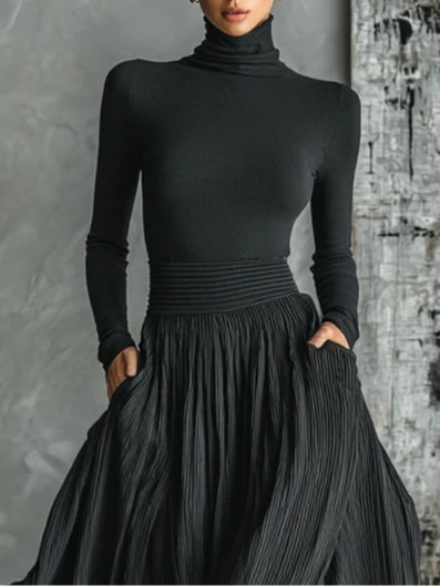 Quinn | Conjunto de Top de Cuello Alto y Falda Plisada, Chic