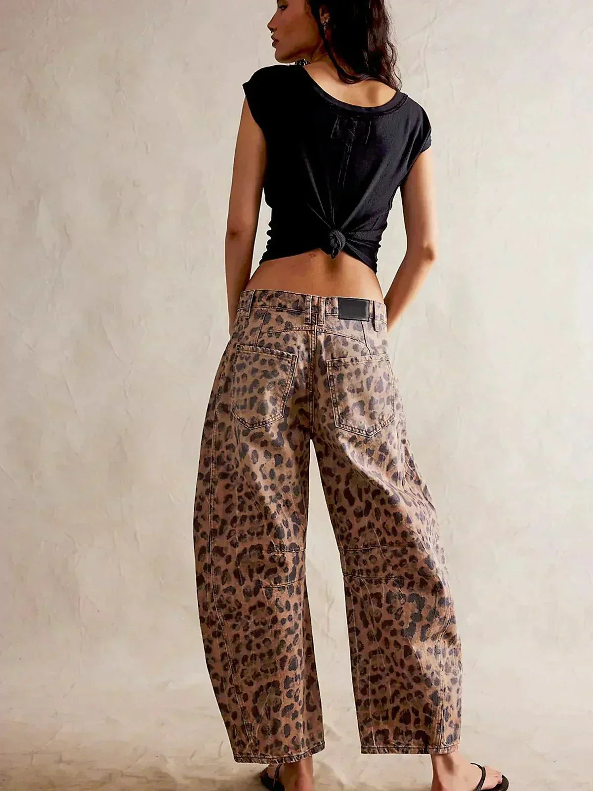 Natalia | Vaqueros Baggy de Pierna Ancha con Estampado de Leopardo, Atrevido