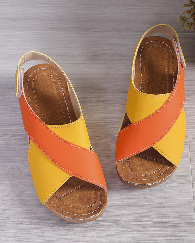 Sandalias de Cuña con Colores Combinados
