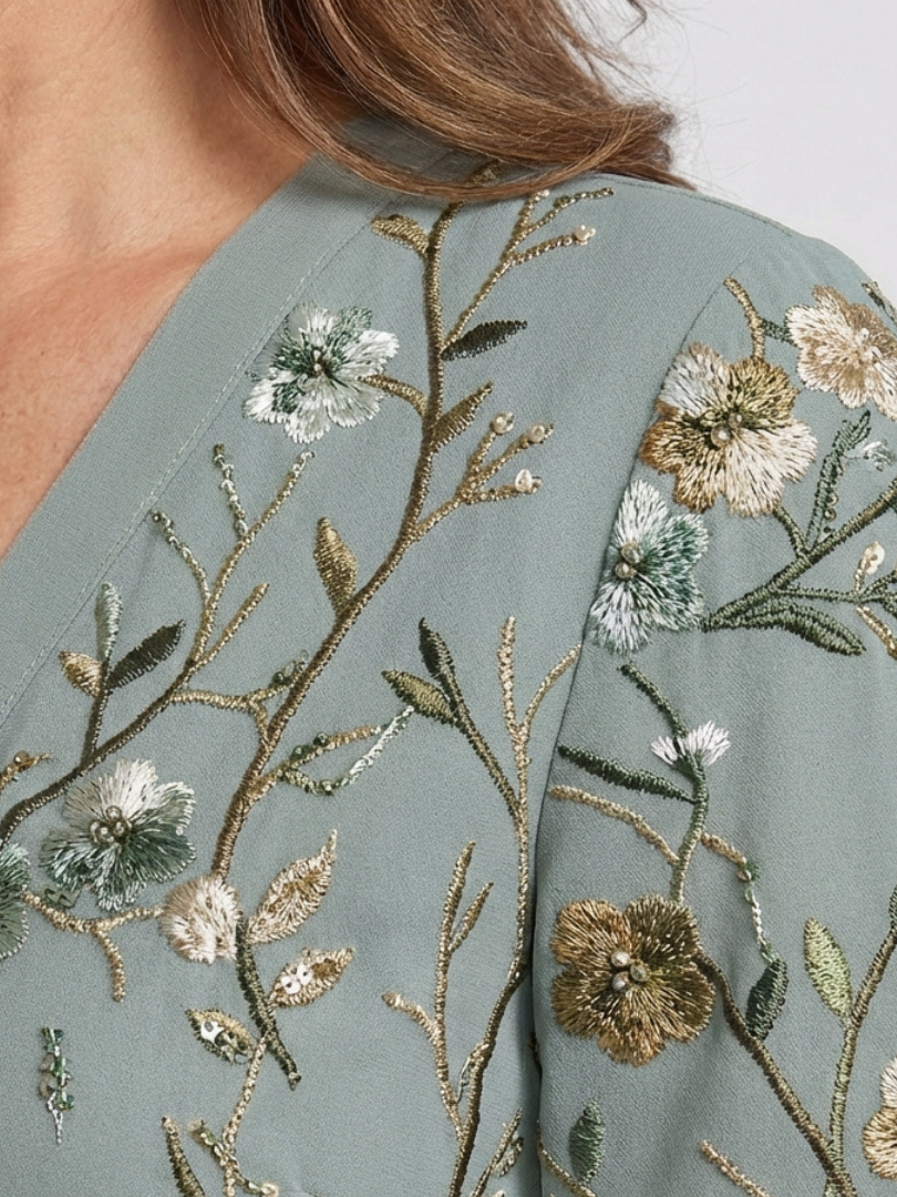 Gala | Vestido Maxi Floral de Tul con Escote en V y Mangas Transparentes