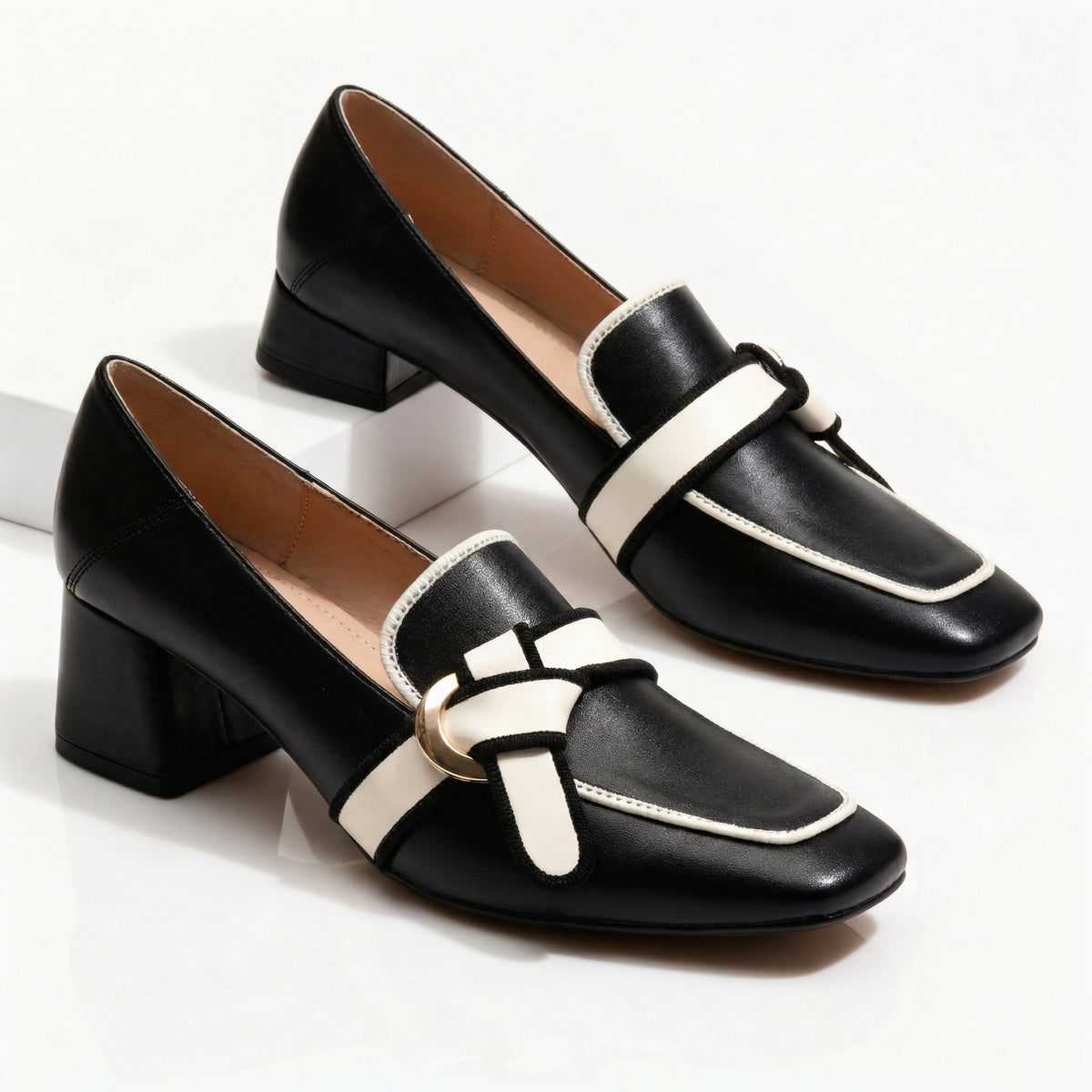 Livia | Mocasines de Tacón con Ribete en Contraste, Modernos