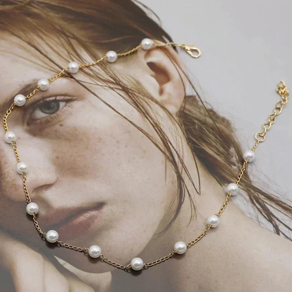 Lustra | Collar Dorado con Perlas, Clásico y Elegante