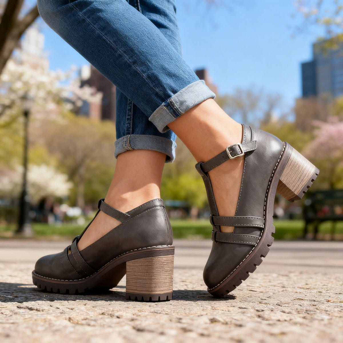 Romilly | Zapatos de Tacón Ancho con Tira en T, Retro