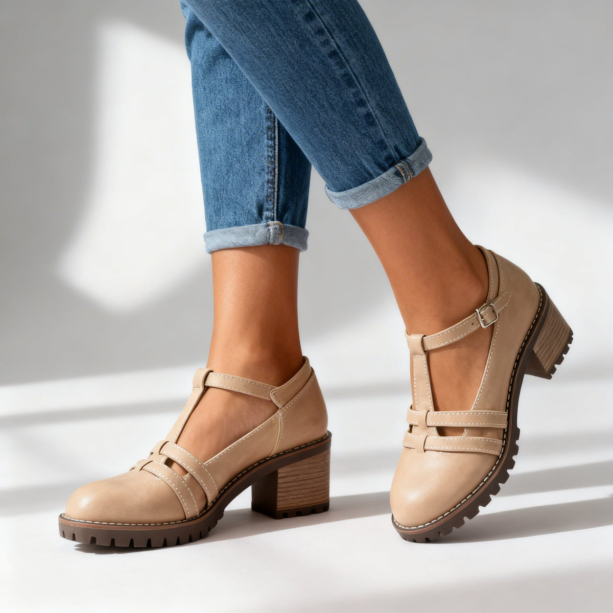 Romilly | Zapatos de Tacón Ancho con Tira en T, Retro