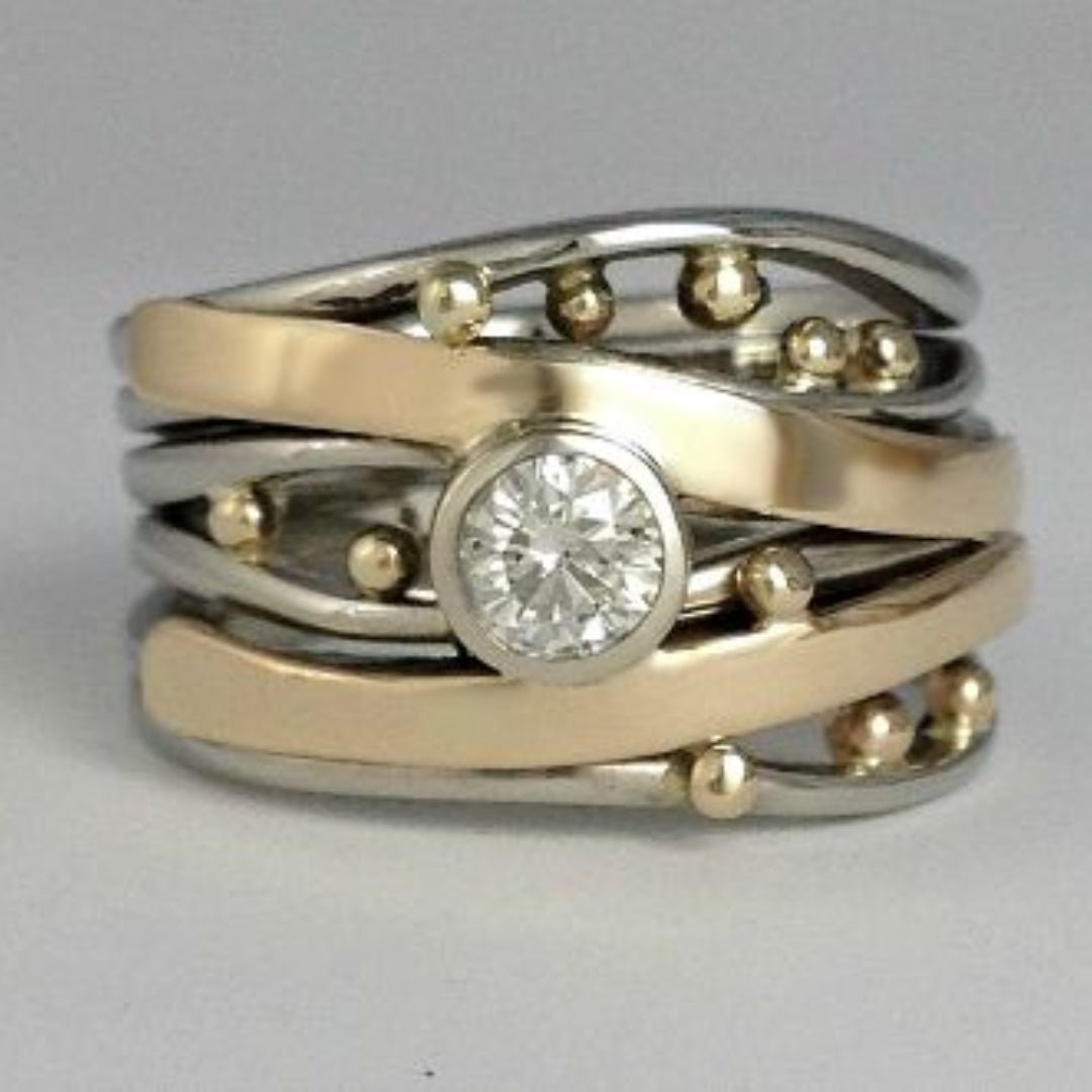 Ornara | Anillo Dorado Vintage con Circonitas Incrustadas, Brillante