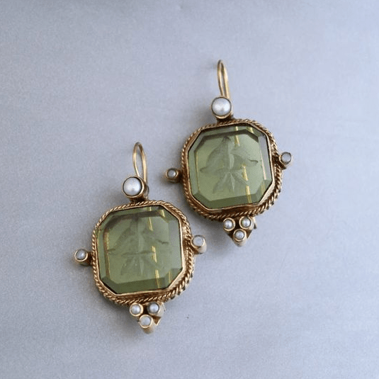 Vivara | Pendientes Vintage Verdes con Perla, Elegantes
